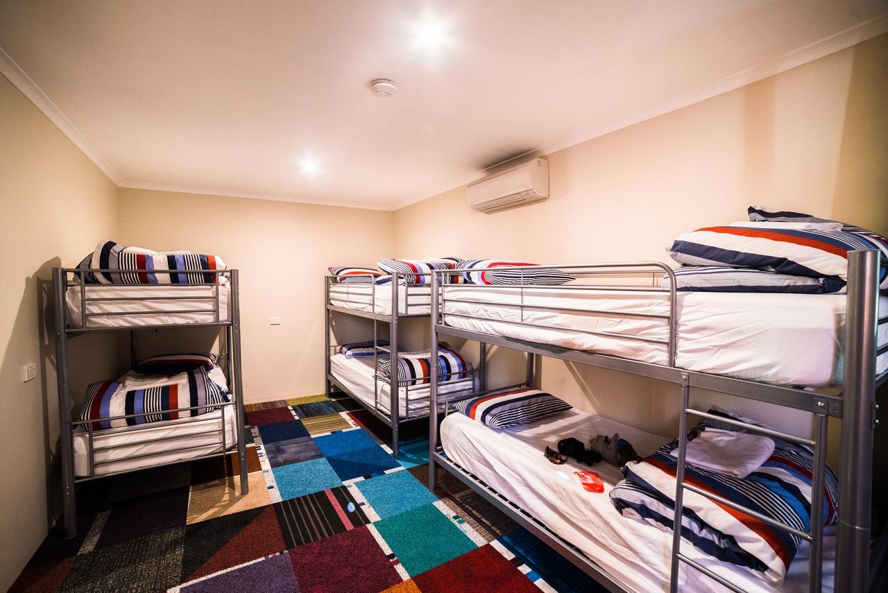 Jump Inn Alice Budget Accommodation Alice Springs Ngoại thất bức ảnh